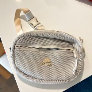 Adidas Air Mesh Belt Bag Waist Crossbody (ORIG $35) (Great Condition)